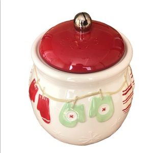Hallmark Ceramic Cookie Jar with Mittens on Clothes Line. Like New